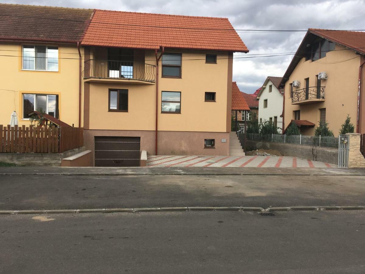 Casa In Zona Linistita, Campia Turzii Villa Luaran gambar
